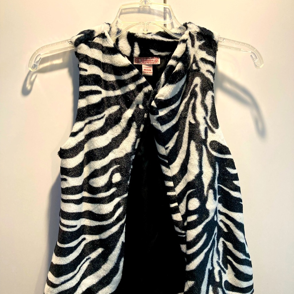 Beautees Black and White Plush Vest